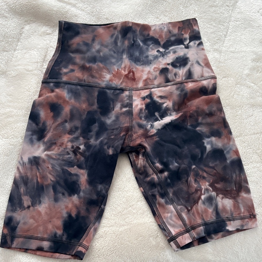 Women's Lululemon Tie-Dye Shorts